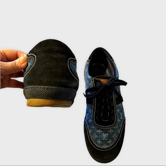 Mens authentic Louis Vuitton monogrammed blue denim w/ navy blue suede detailing - Picture 6 of 12